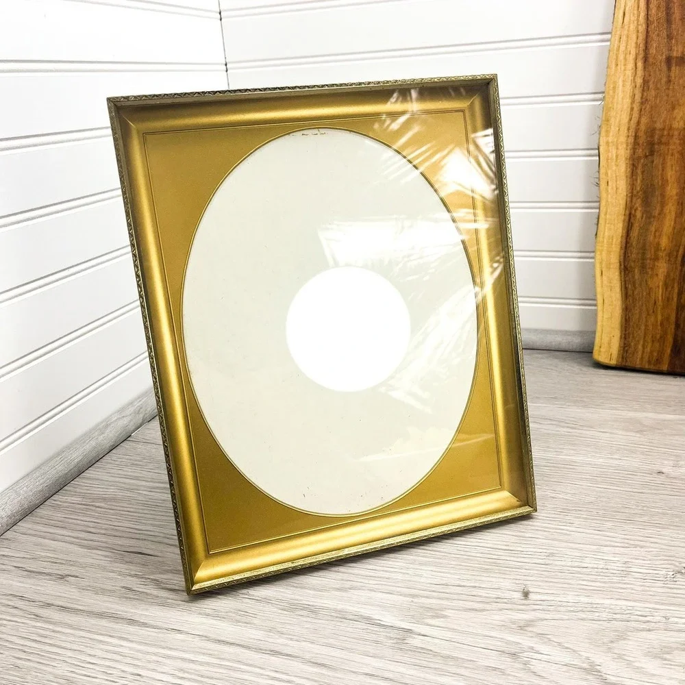 Vintage‎ Oval Brass Picture Frame 8x10